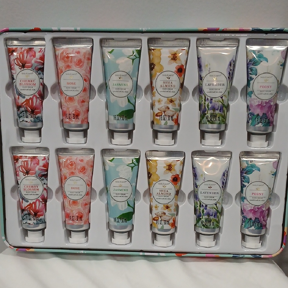 Bath & Body Works Red and Pink Moisturizer Hand Lotion